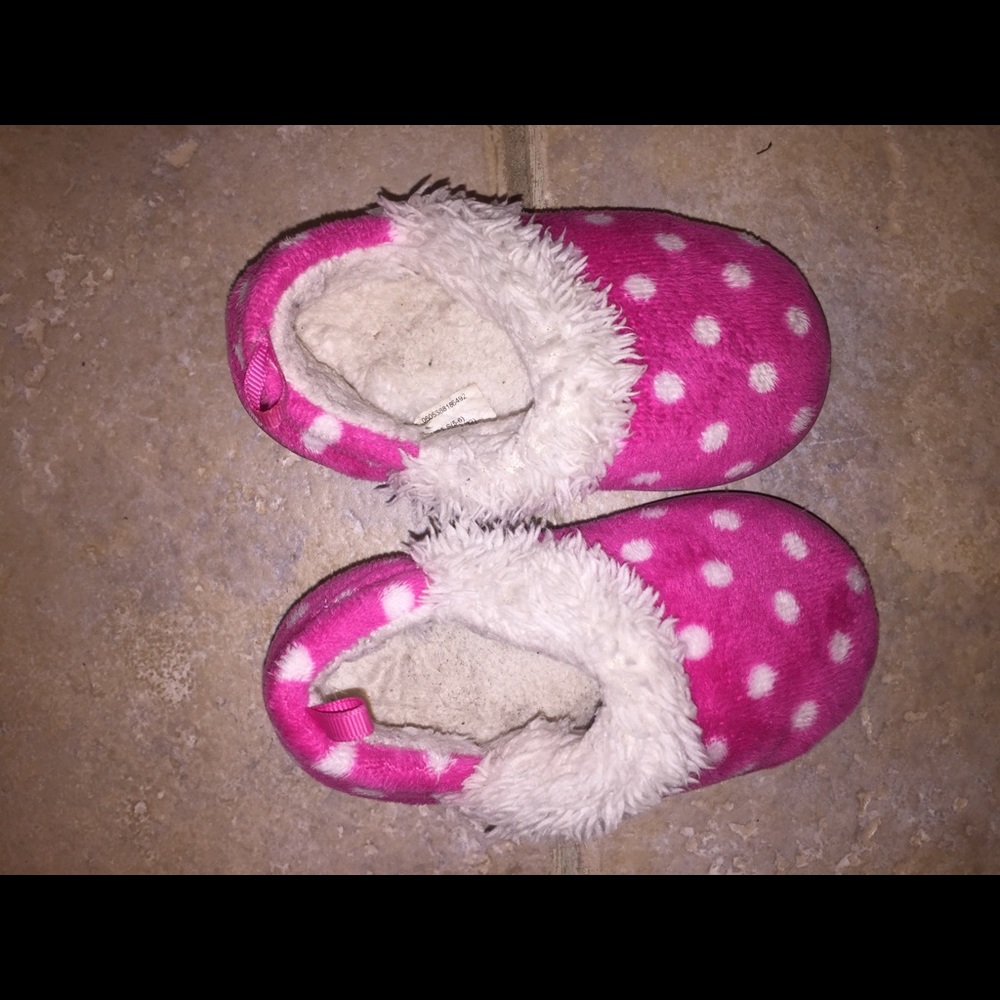 💲SOLD💲Toddler girls small/medium pink slippers